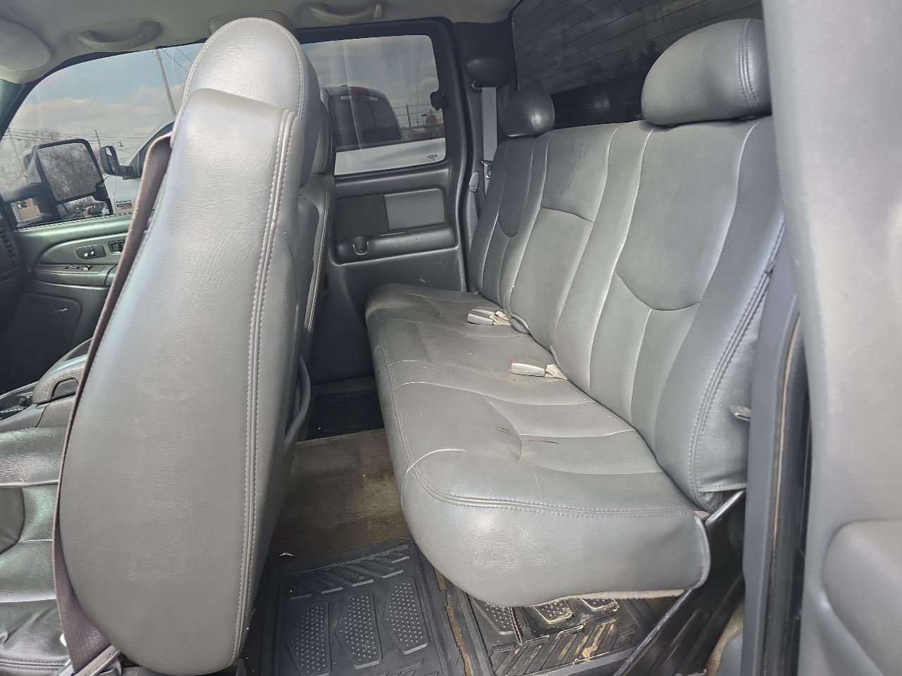 Chevrolet Silverado 2500HD LT Ext. Cab Long Bed 4WD 2004