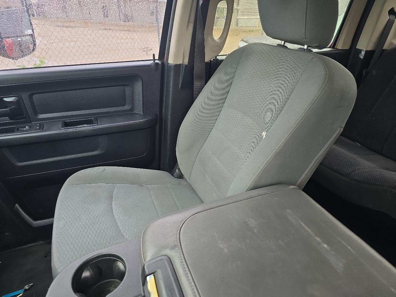 RAM 3500 Tradesman Crew Cab 4WD DRW 2016
