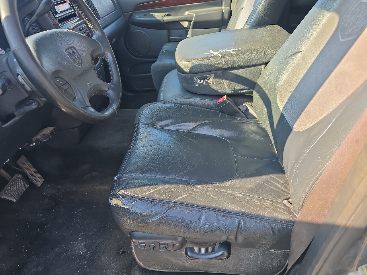 Dodge Ram 2500 Laramie Quad Cab Short Bed 4WD 2003