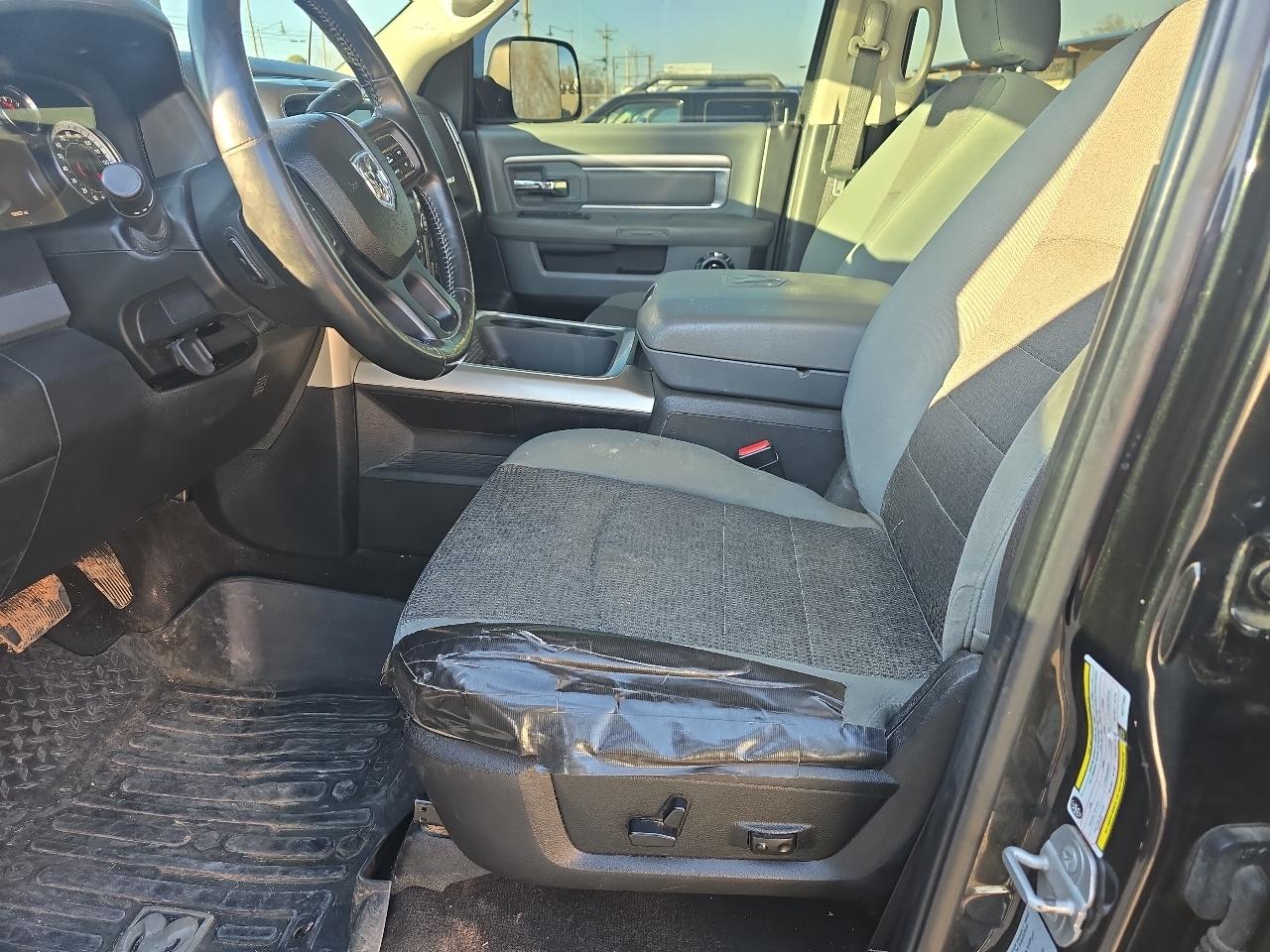 RAM 2500 SLT Crew Cab SWB 4WD 2017