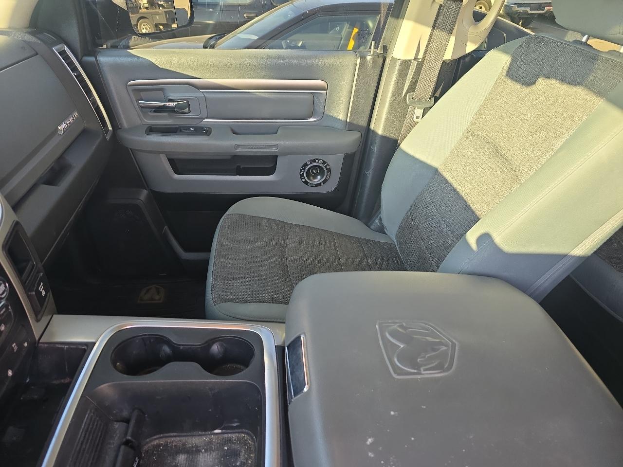 RAM 2500 SLT Crew Cab SWB 4WD 2017