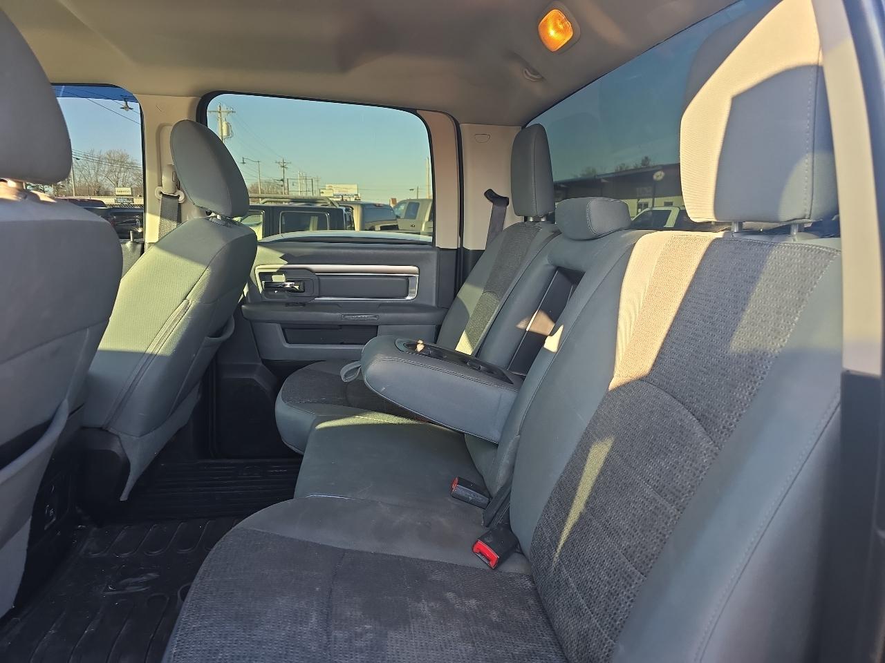 RAM 2500 SLT Crew Cab SWB 4WD 2017