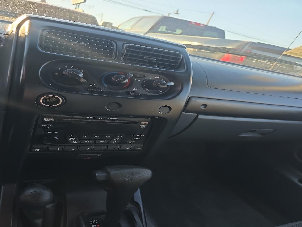 Nissan Frontier XE-V6 Crew Cab 4WD 2003