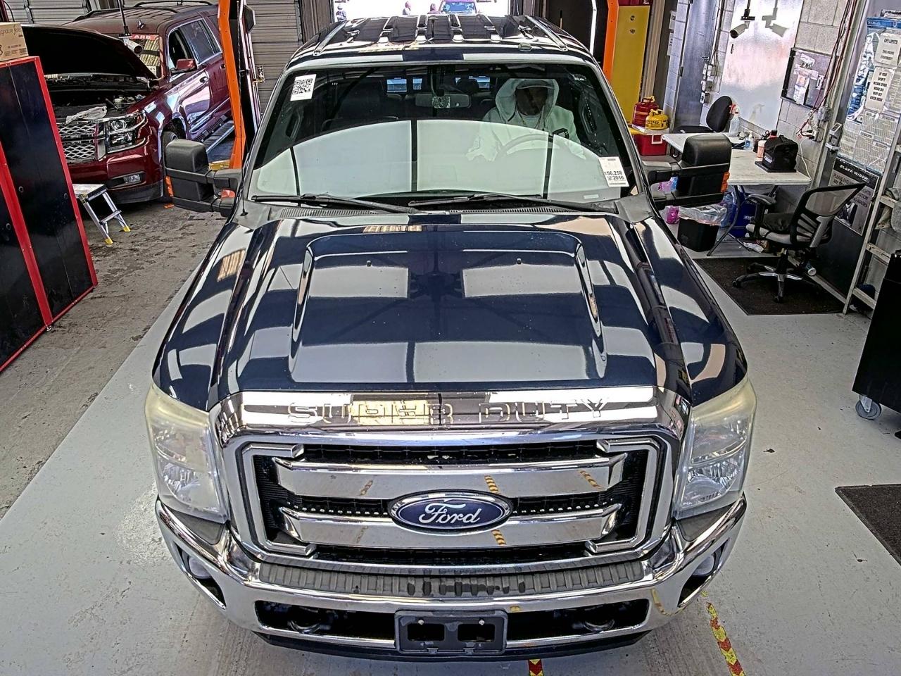 Ford F-350 SD Lariat Crew Cab 4WD 2016