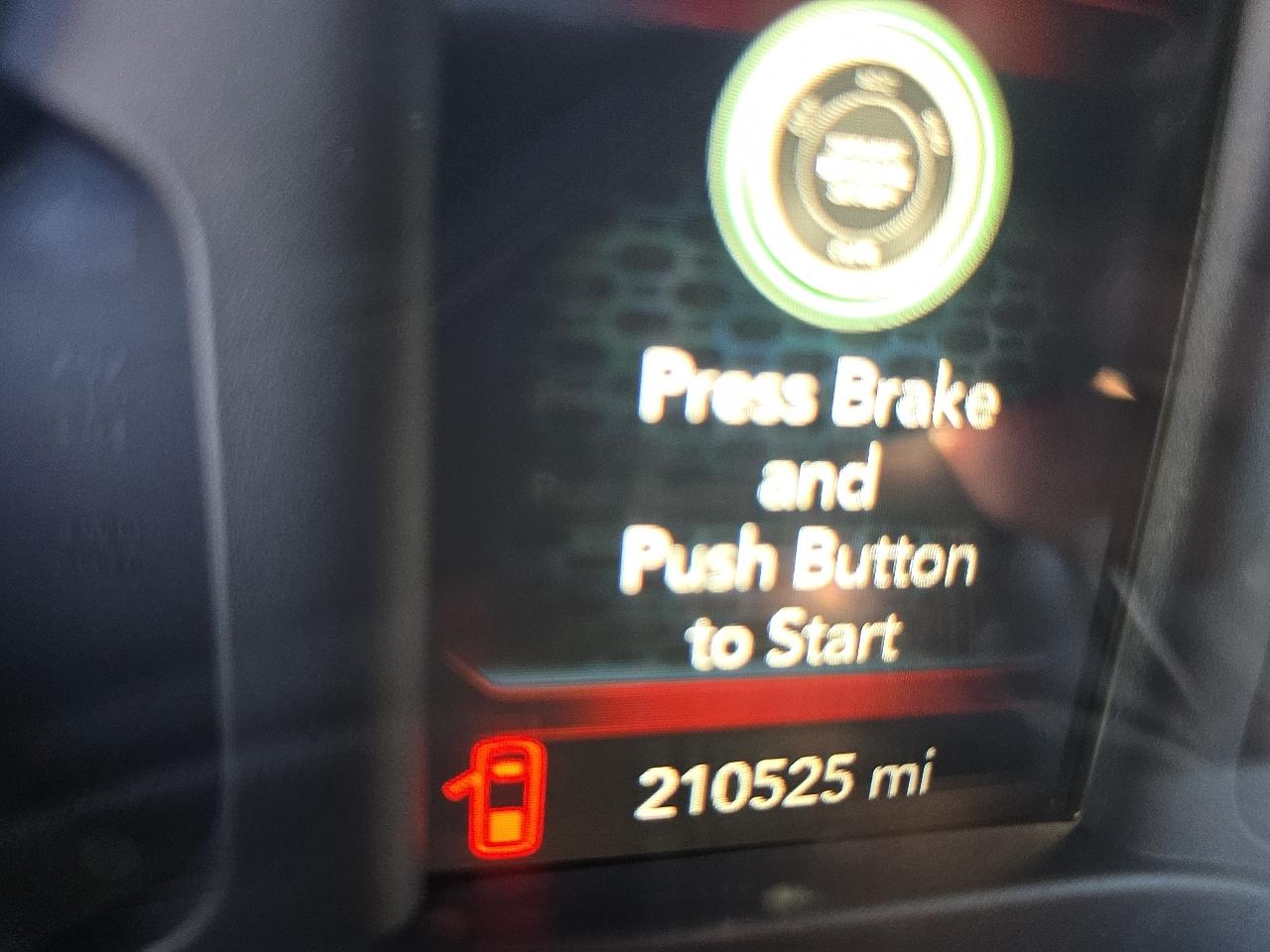 RAM 2500 Lone Star 4x4 Crew Cab 6'4" Box 2021