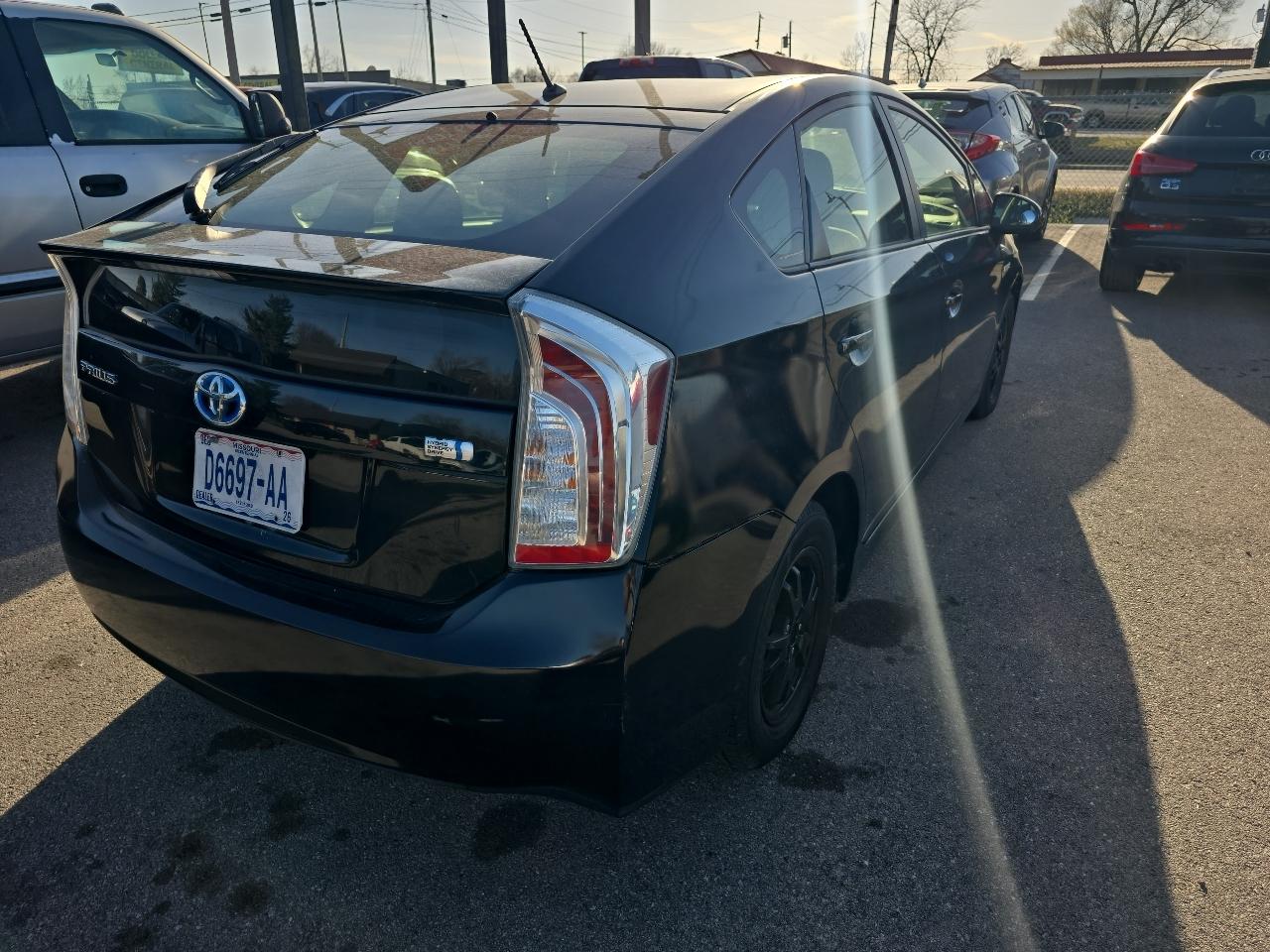 Toyota Prius Two 2015