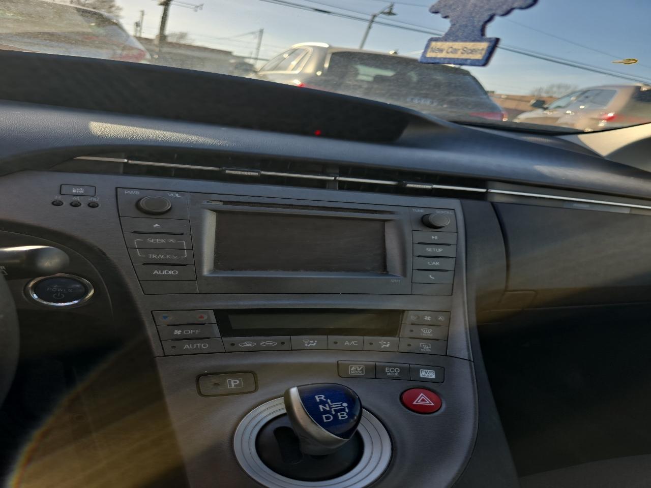 Toyota Prius Two 2015