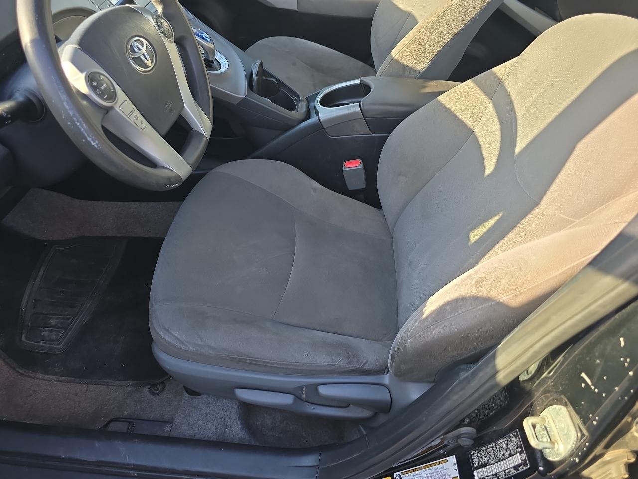 Toyota Prius Two 2015