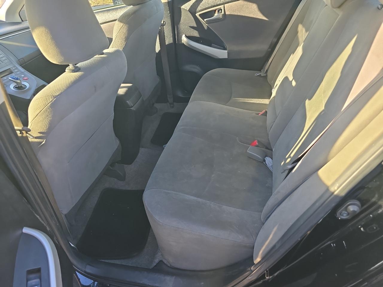 Toyota Prius Two 2015