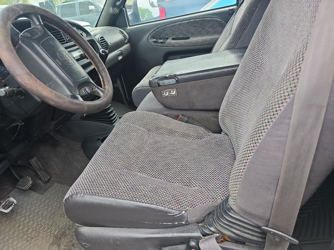 Dodge Ram 3500 Quad Cab Long Bed 2WD 2001