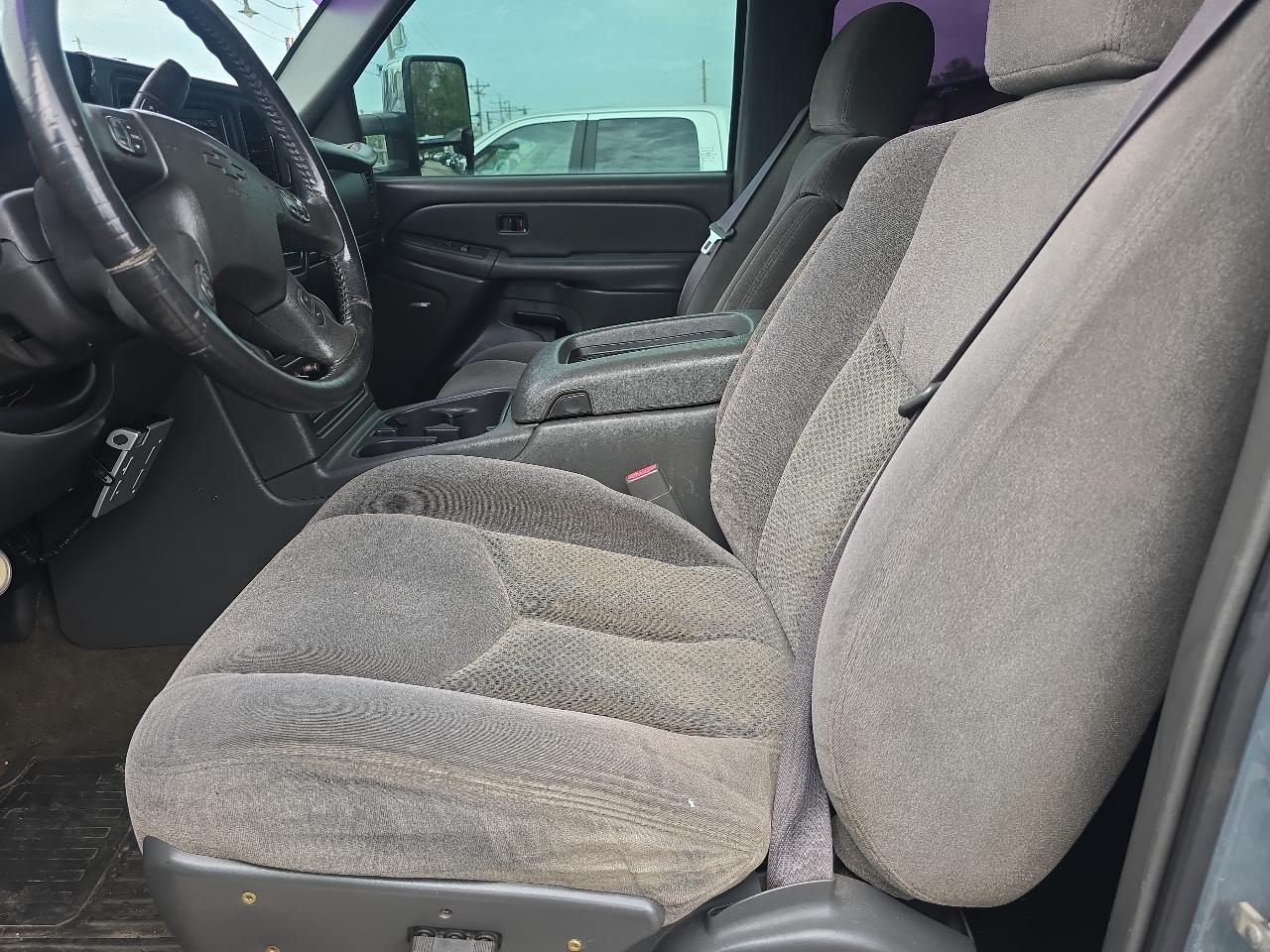 Chevrolet Silverado 3500 Work Truck Crew Cab 4WD DRW 2006