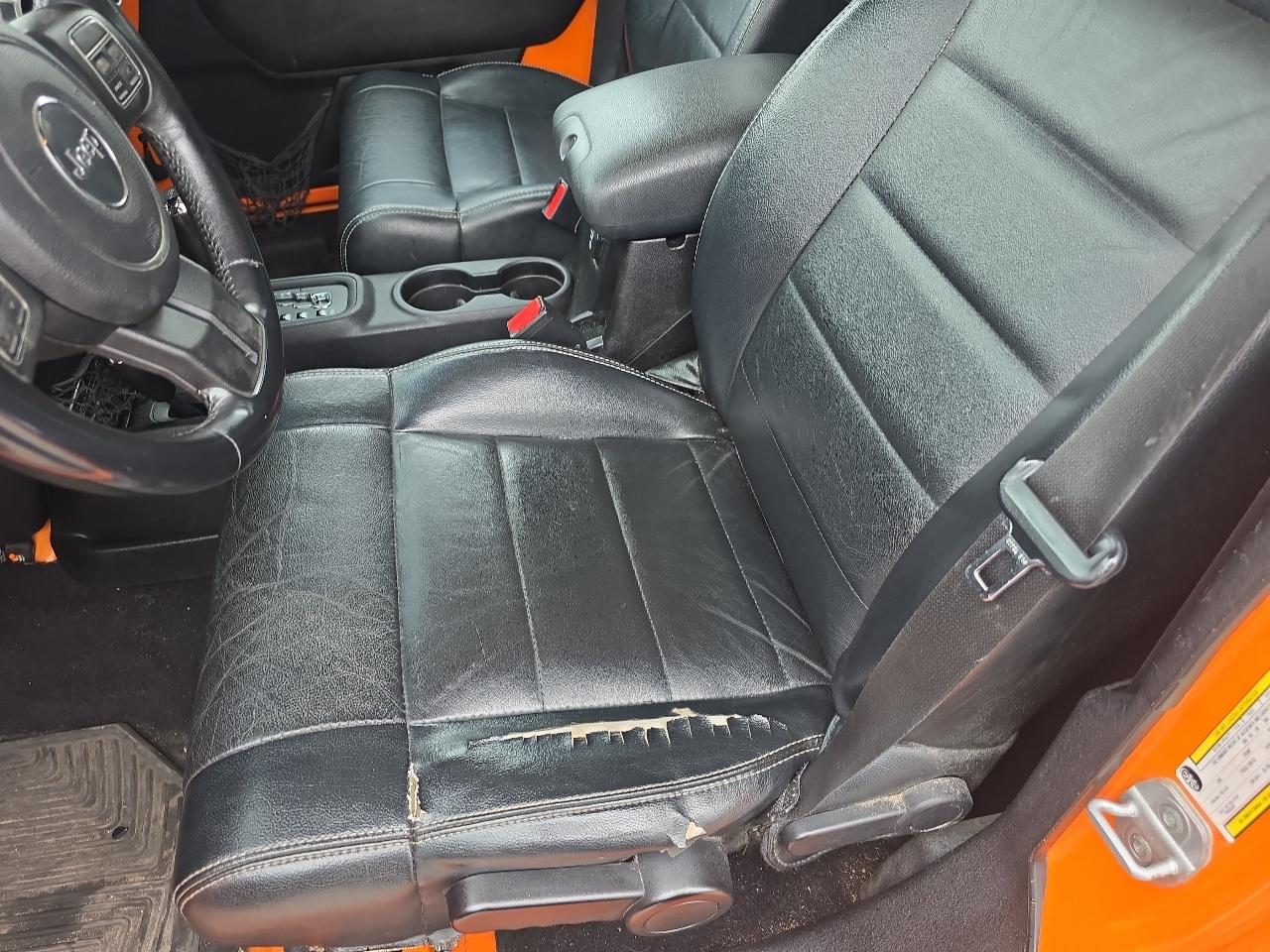 Jeep Wrangler Unlimited Sahara 4WD 2012