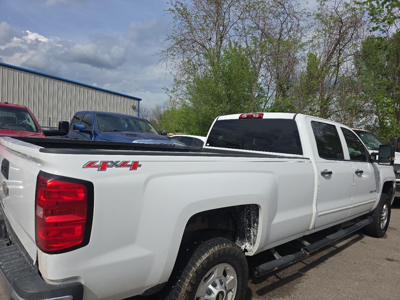 Chevrolet Silverado 2500HD Work Truck Crew Cab 4WD 2015
