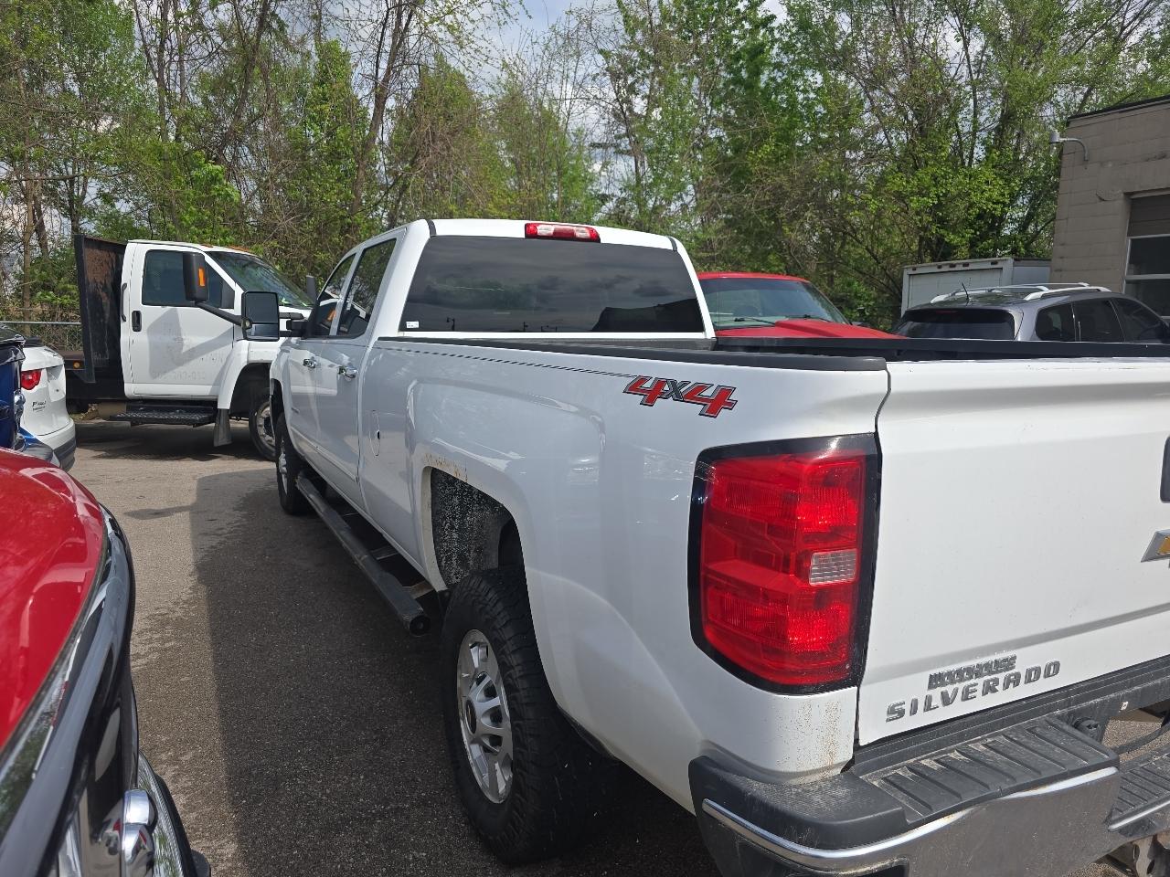 Chevrolet Silverado 2500HD Work Truck Crew Cab 4WD 2015
