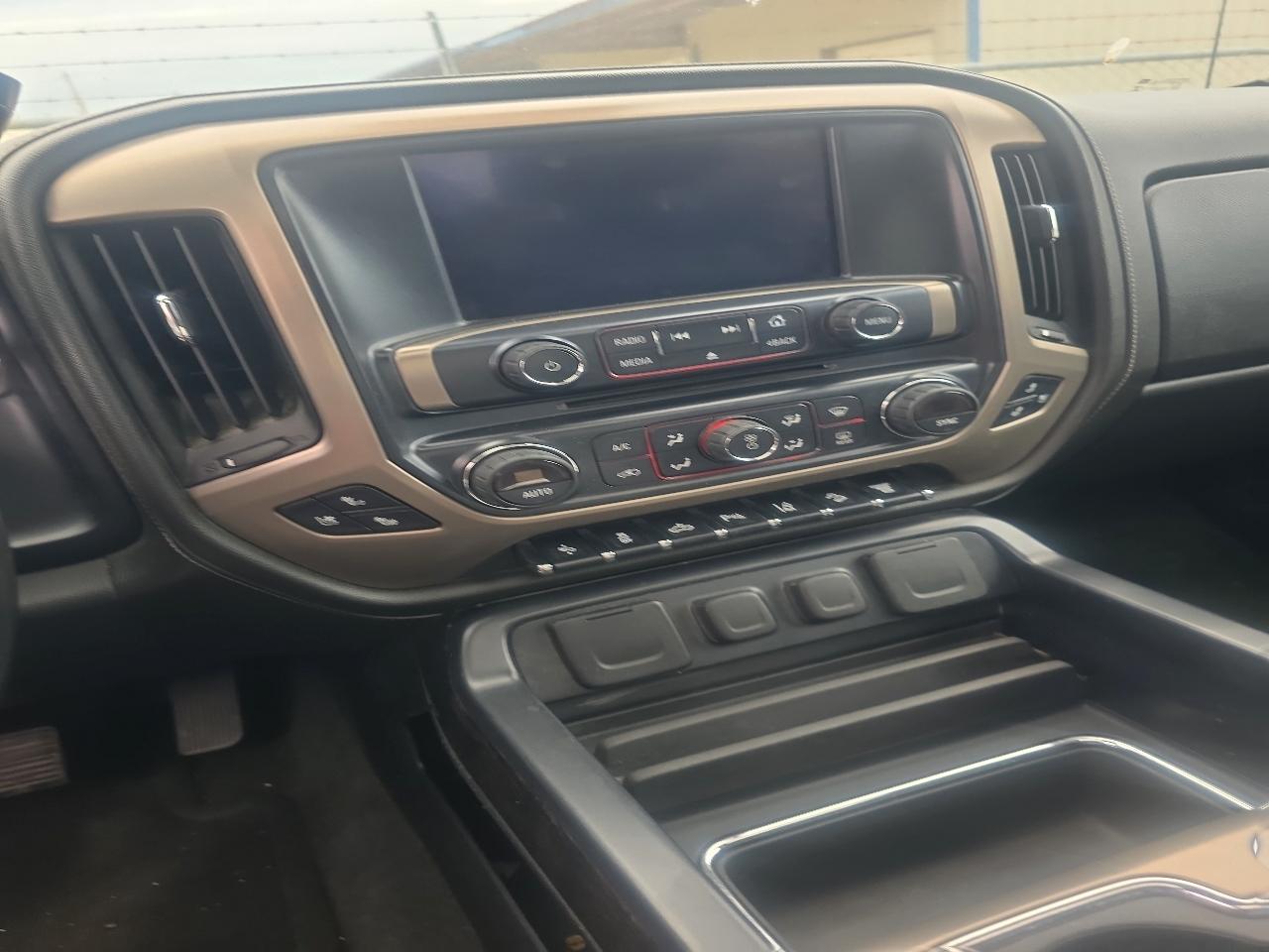 GMC Sierra 3500HD Denali Crew Cab 4WD 2016