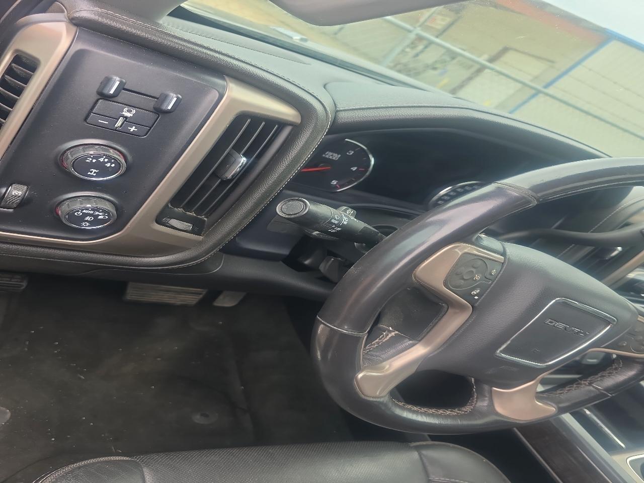 GMC Sierra 3500HD Denali Crew Cab 4WD 2016