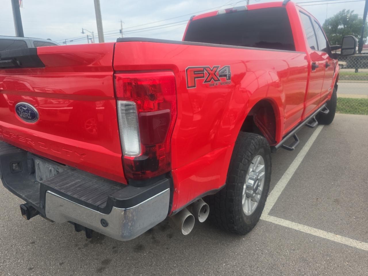 Ford F-250 SD XLT Crew Cab Long Bed 4WD 2019