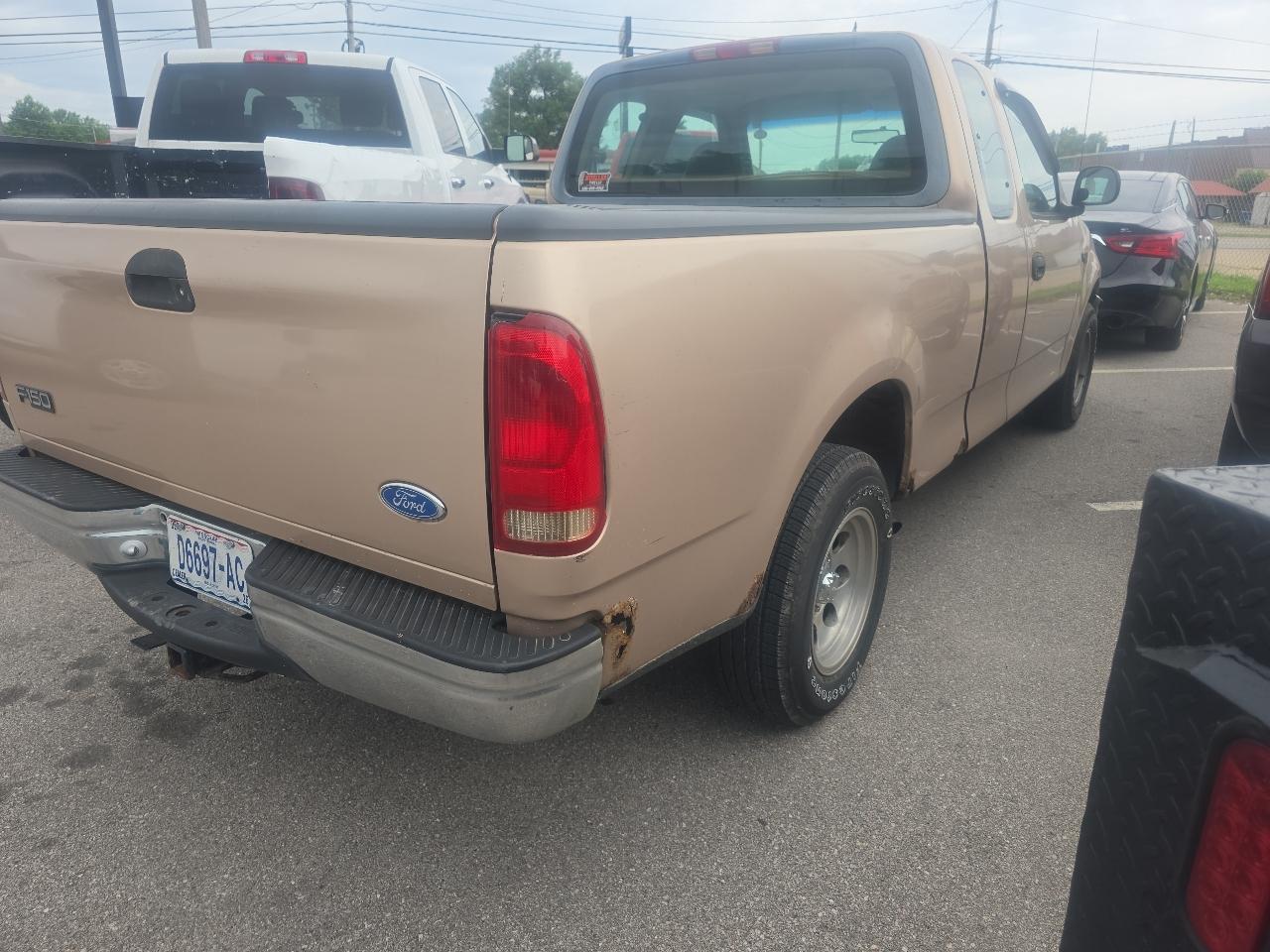 Ford F-150 SuperCab Short Bed 2WD 1997