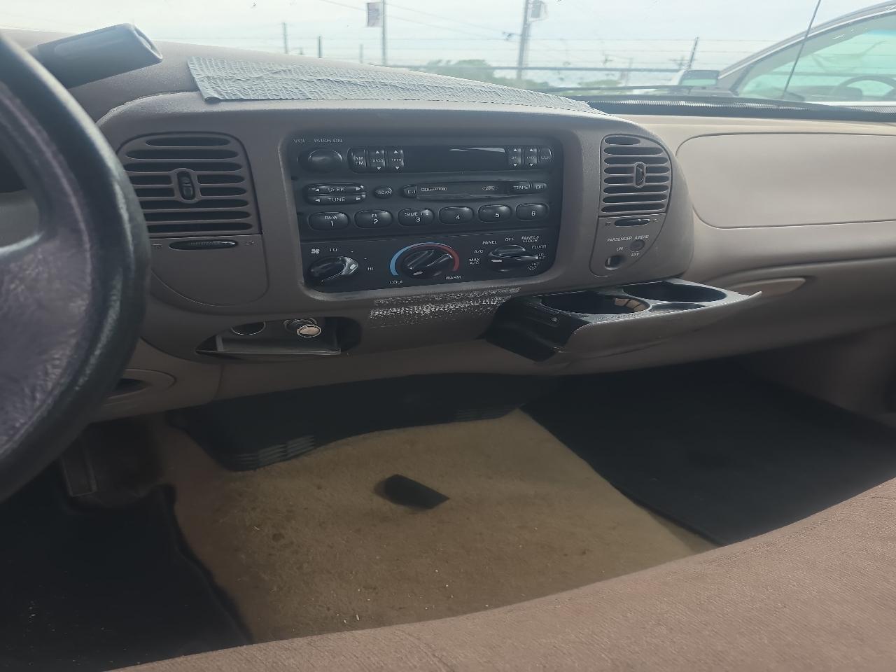 Ford F-150 SuperCab Short Bed 2WD 1997