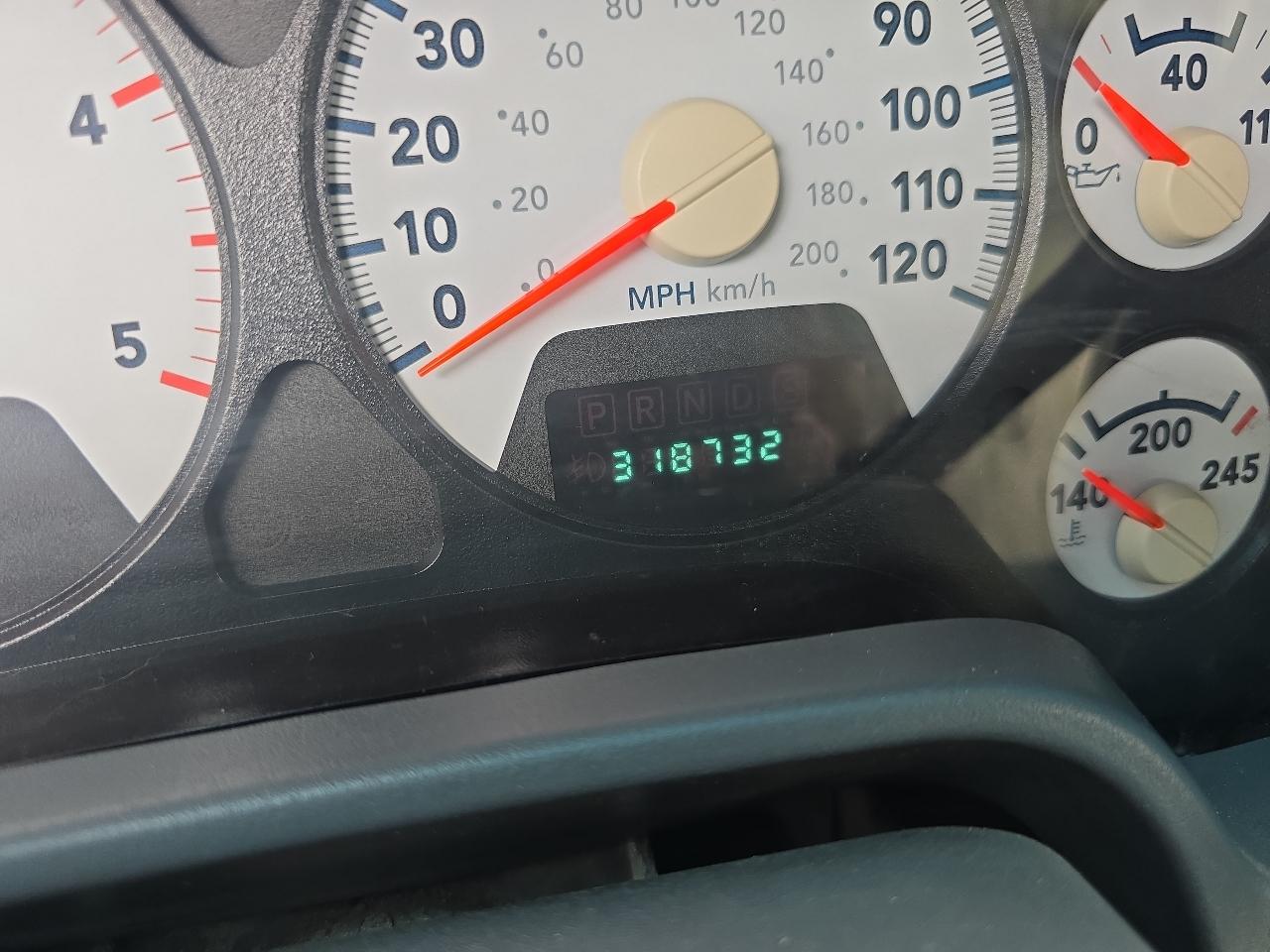 Dodge Ram 2500 Laramie Mega Cab 2WD 2007