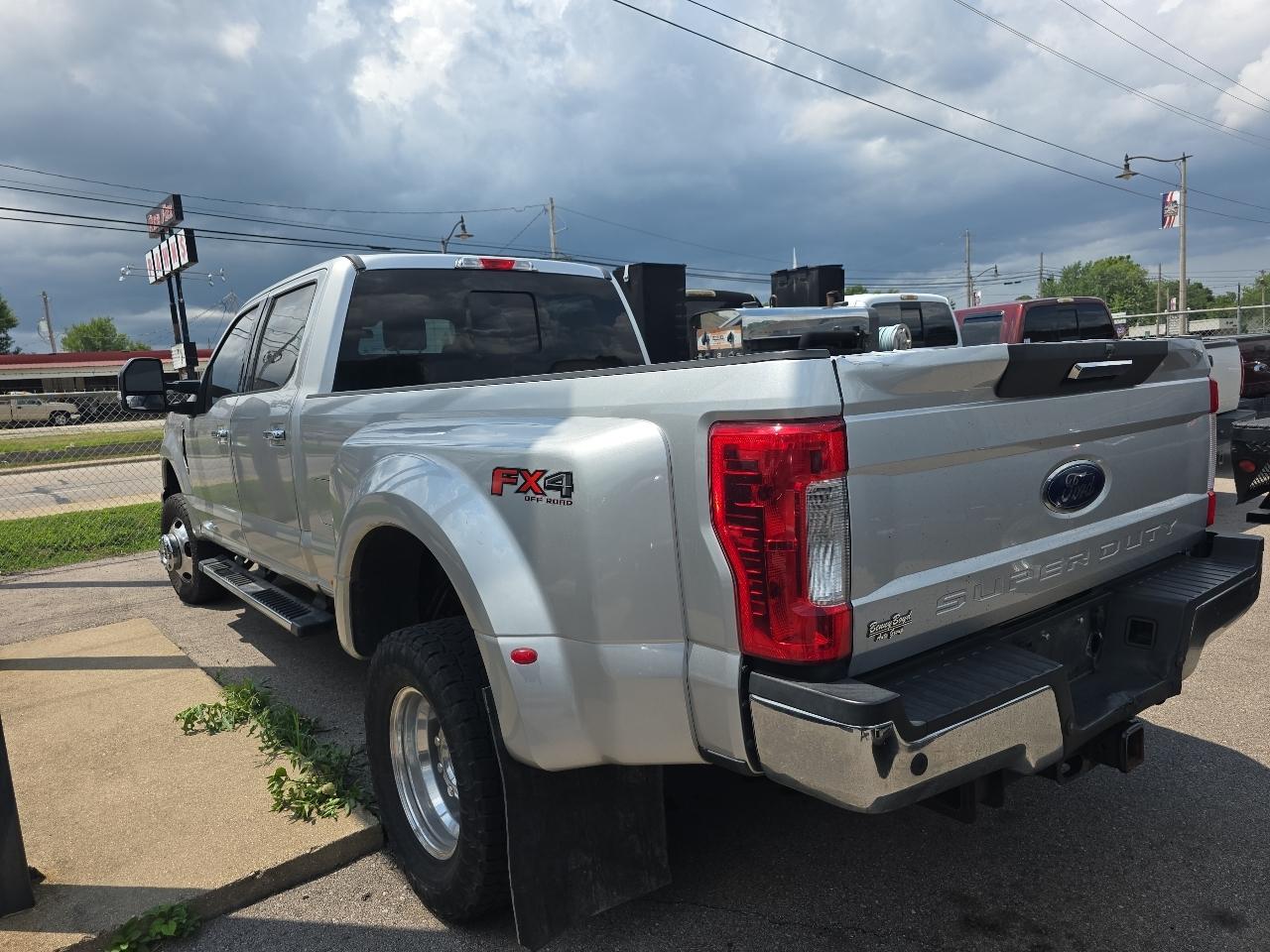 Ford F-350 SD XLT Crew Cab 4WD DRW 2019