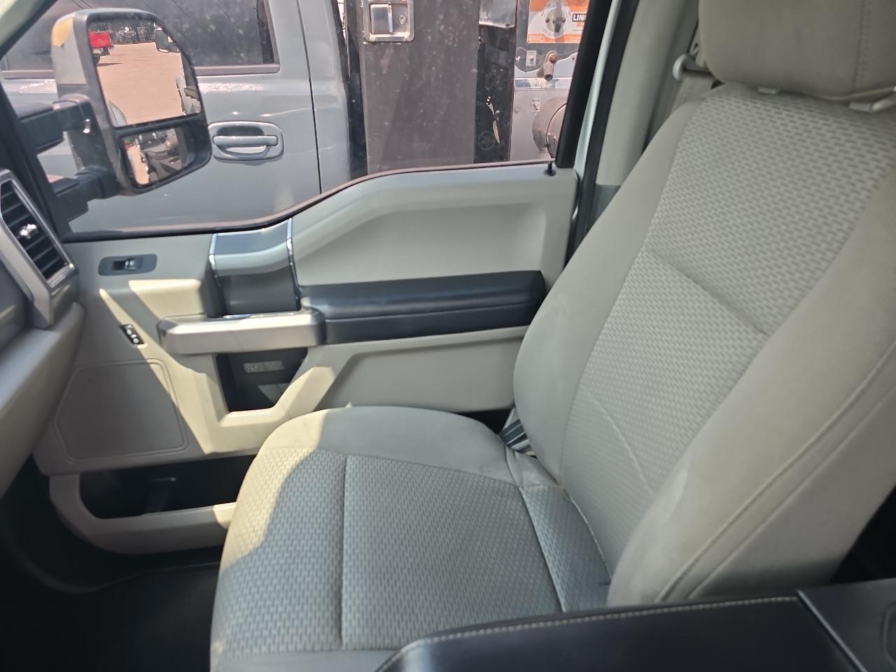 Ford F-350 SD XLT Crew Cab 4WD DRW 2019