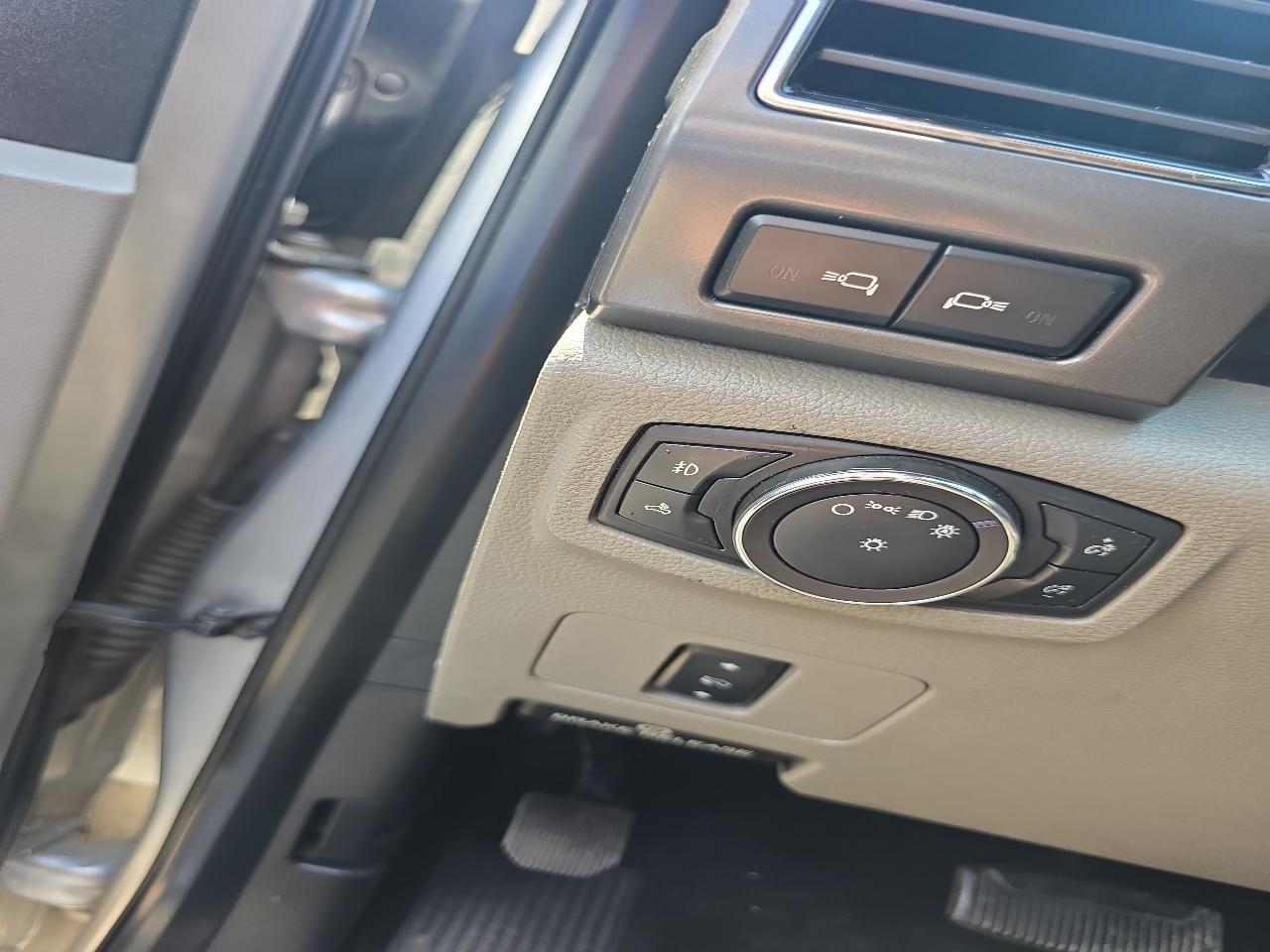 Ford F-350 SD XLT Crew Cab 4WD DRW 2019