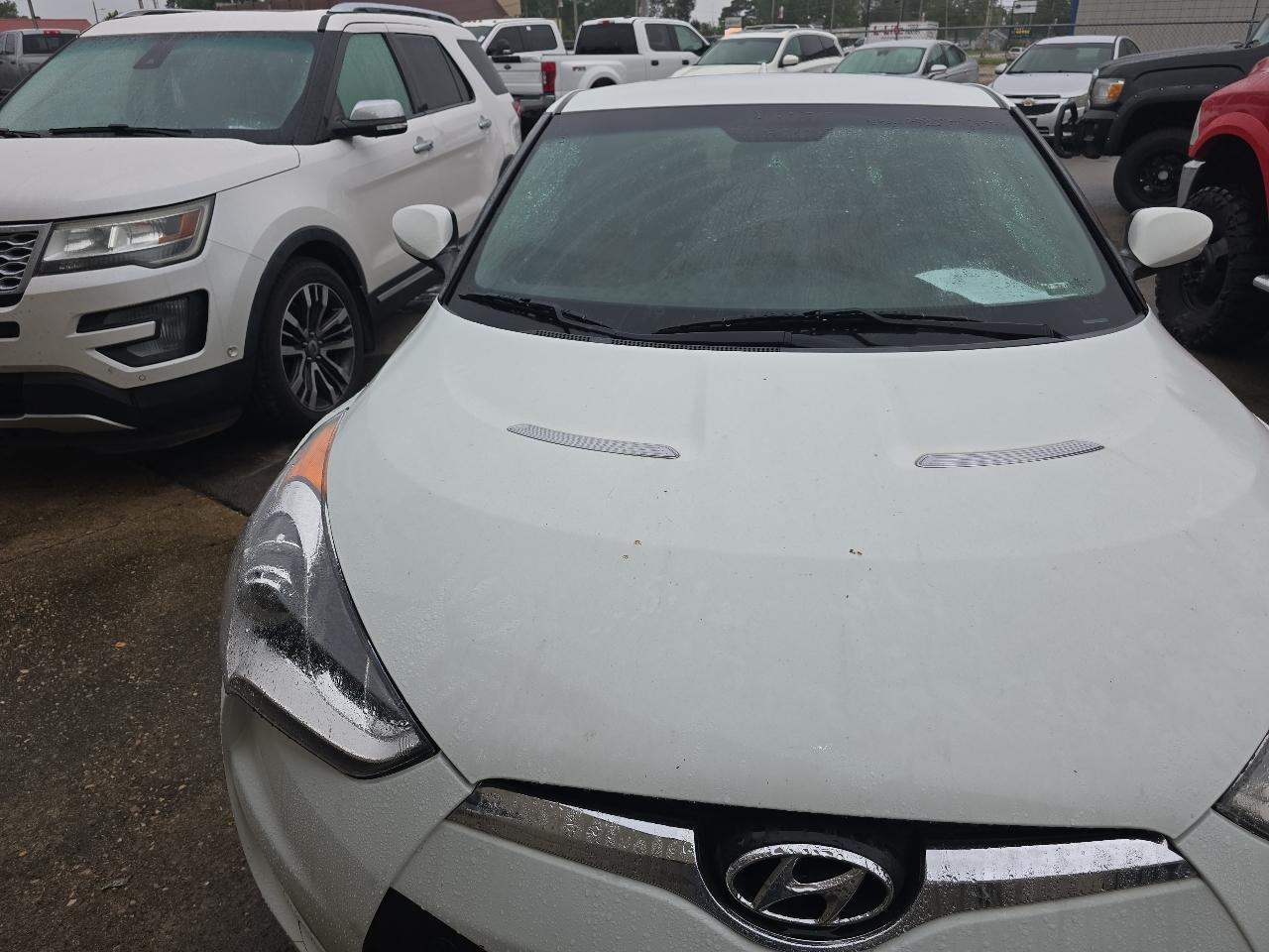 Hyundai Veloster Base 6MT 2015