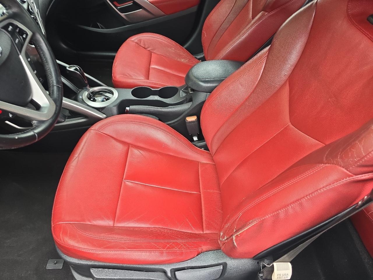 Hyundai Veloster Base 6MT 2015