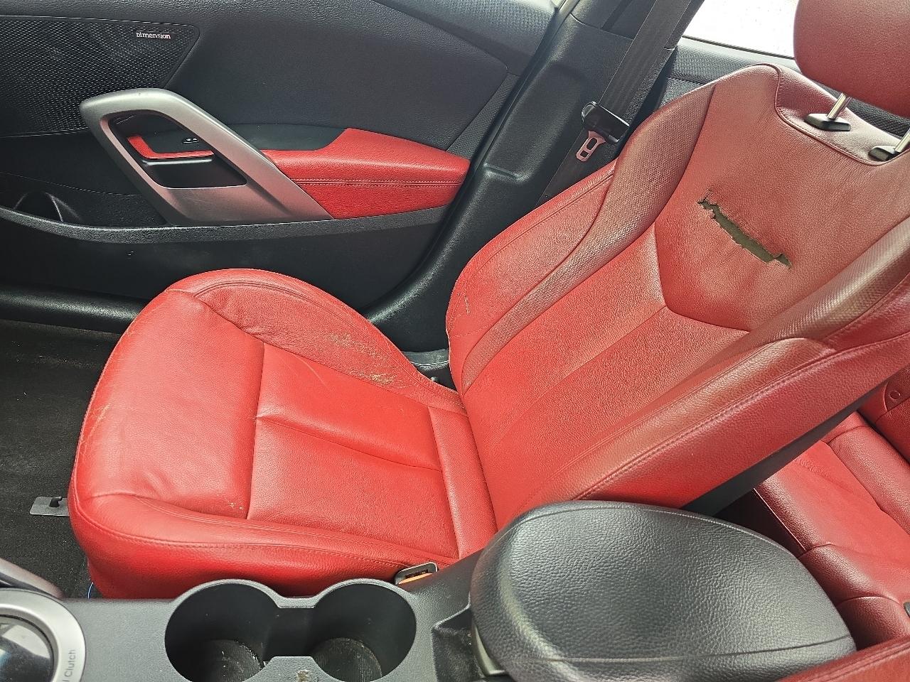 Hyundai Veloster Base 6MT 2015