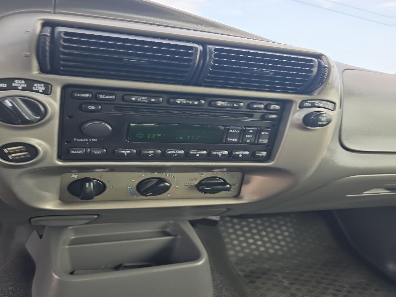 Ford Explorer Sport Trac Adrenalin 4WD 2005