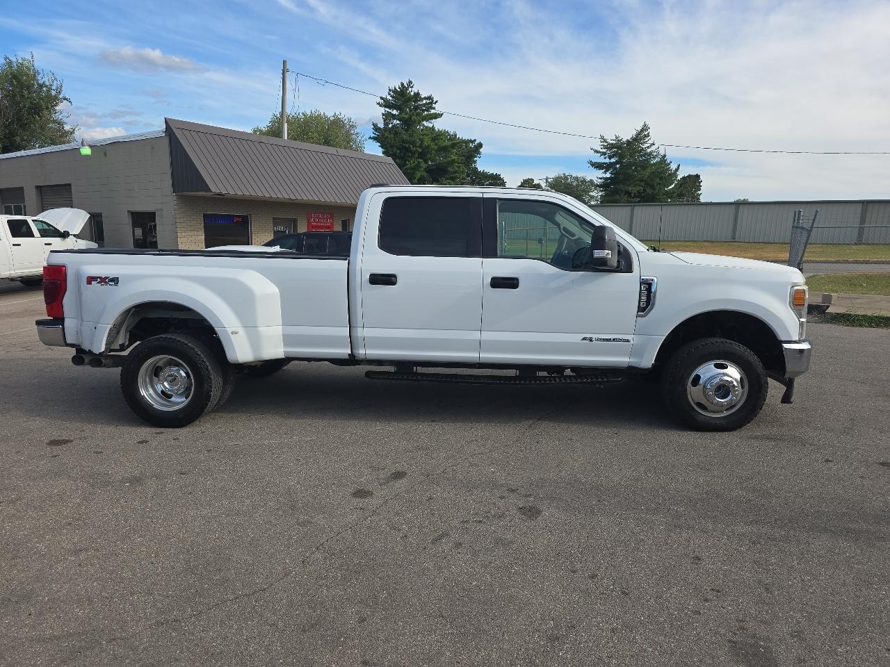 Ford F-350 SD XLT Crew Cab 4WD DRW 2021