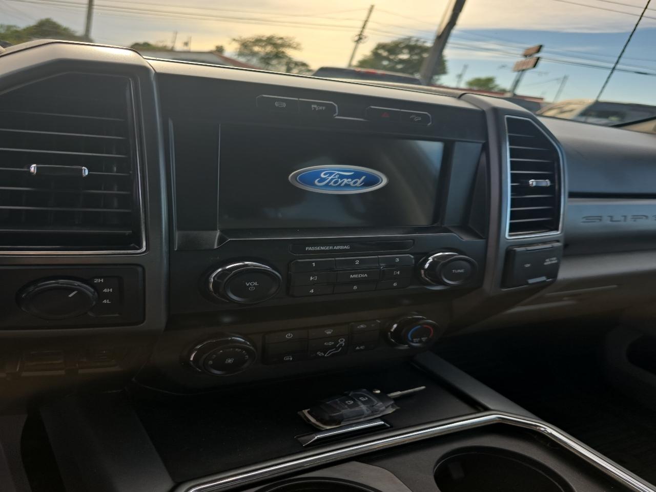 Ford F-350 SD XLT Crew Cab 4WD DRW 2021