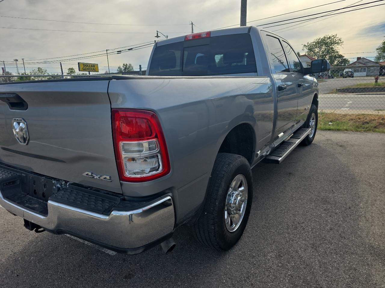 RAM 2500 Tradesman Crew Cab SWB 4WD 2022