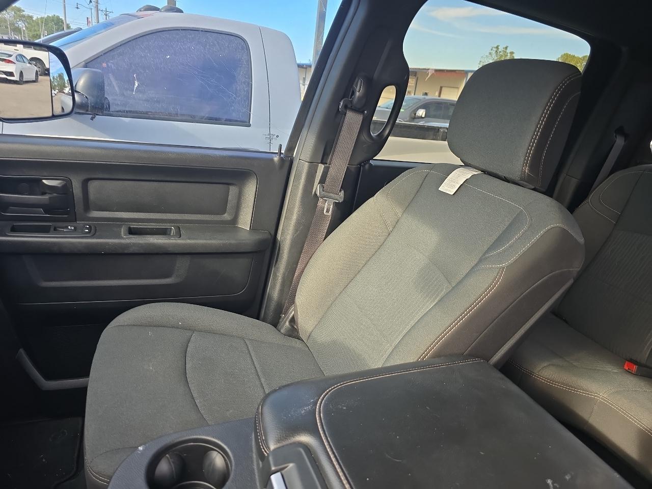 RAM 2500 Tradesman Crew Cab SWB 4WD 2022