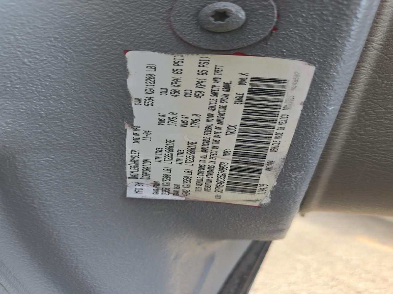 Dodge Ram 3500 2dr Reg Cab 135" WB DRW 4WD 2005