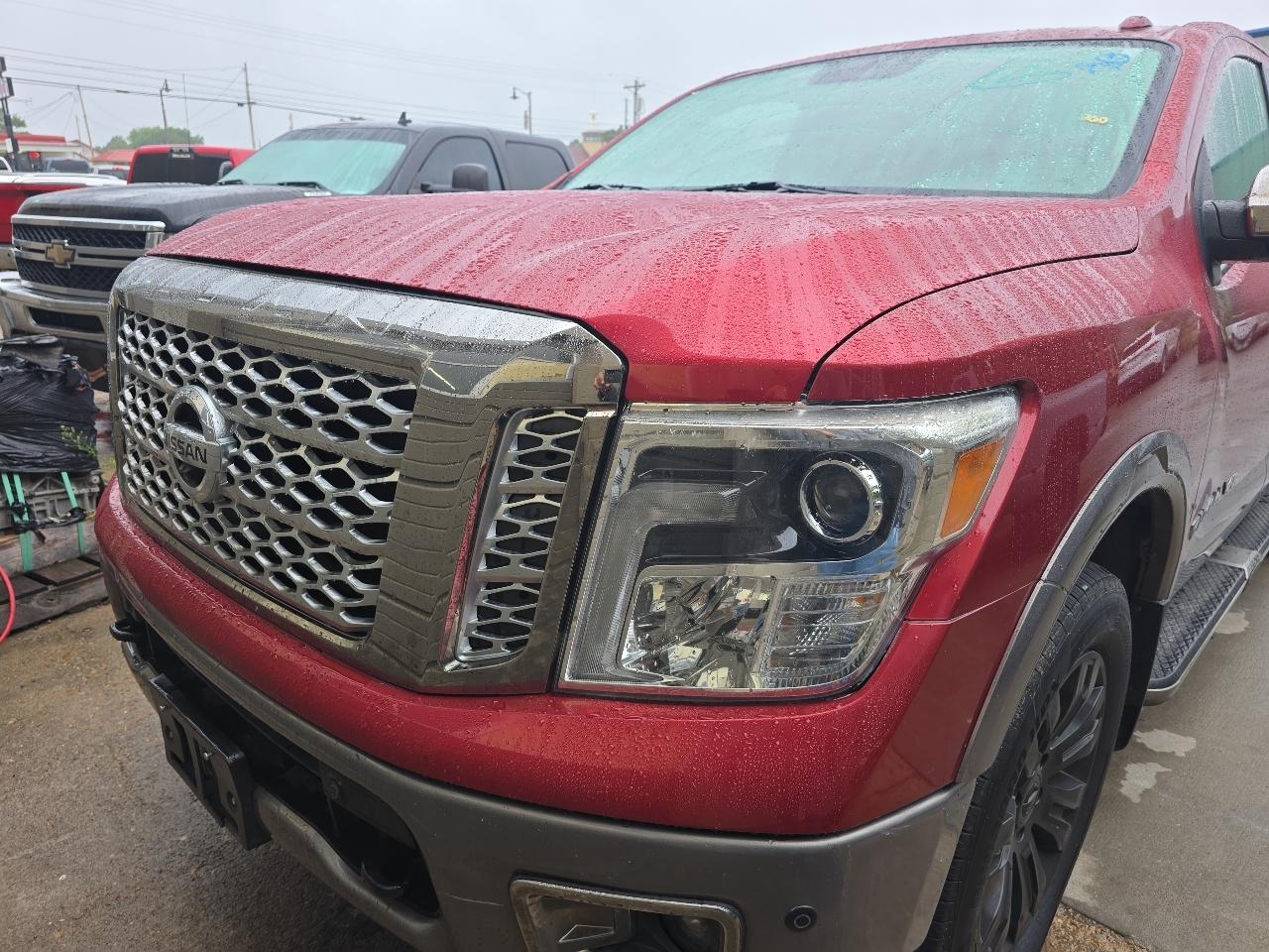 Nissan Titan Platinum Reserve Crew Cab 4WD 2019