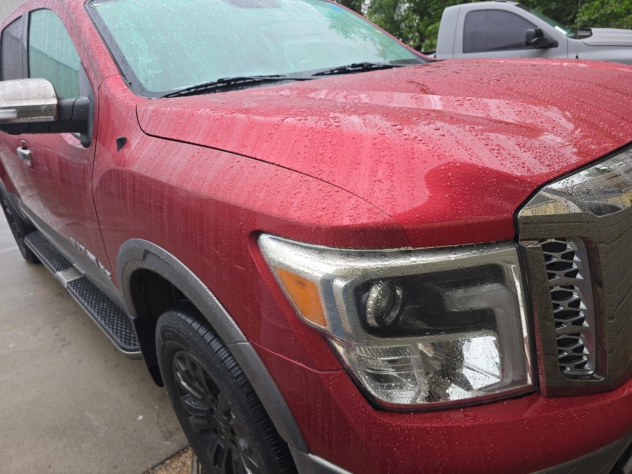 Nissan Titan Platinum Reserve Crew Cab 4WD 2019