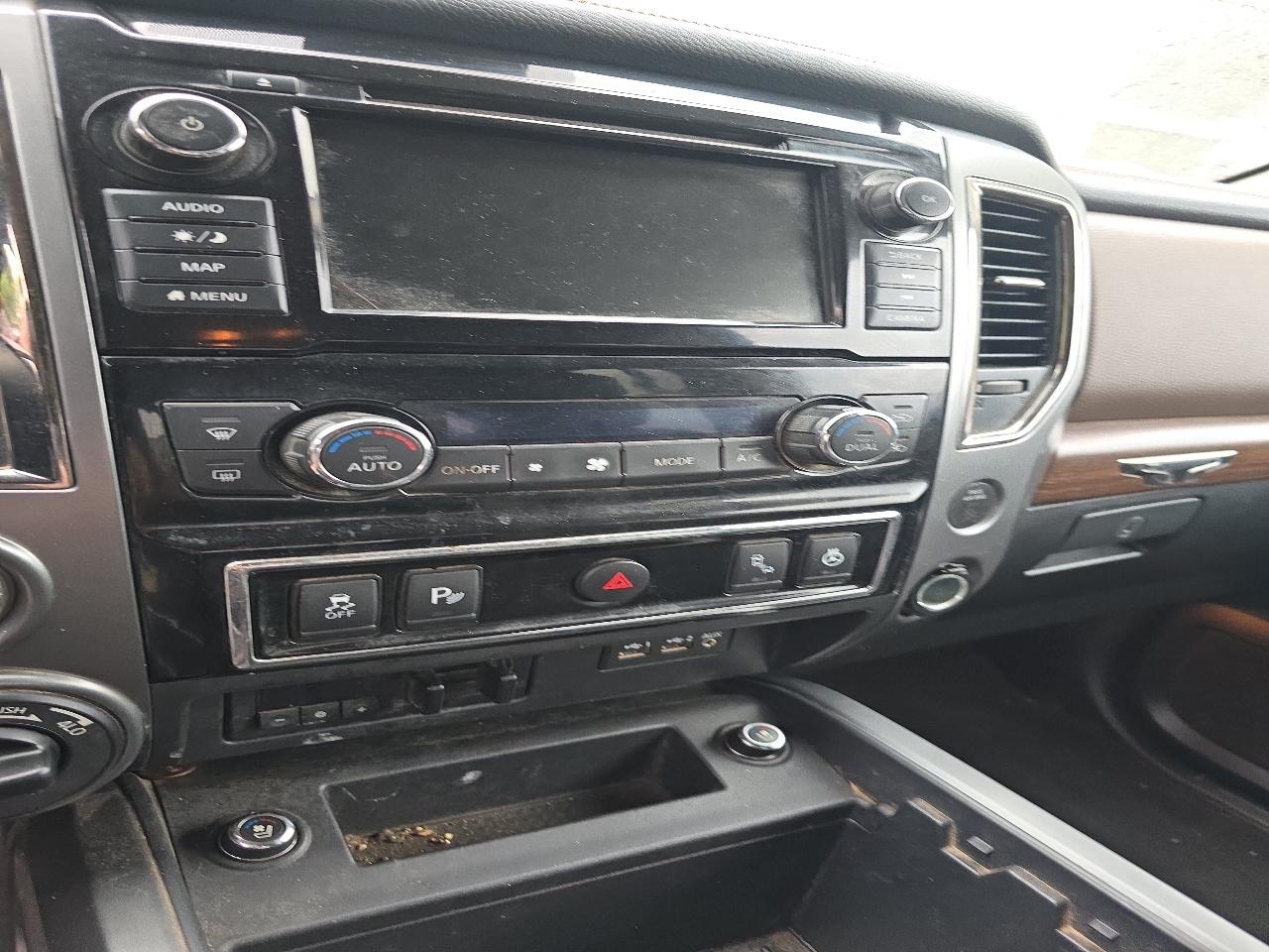 Nissan Titan Platinum Reserve Crew Cab 4WD 2019