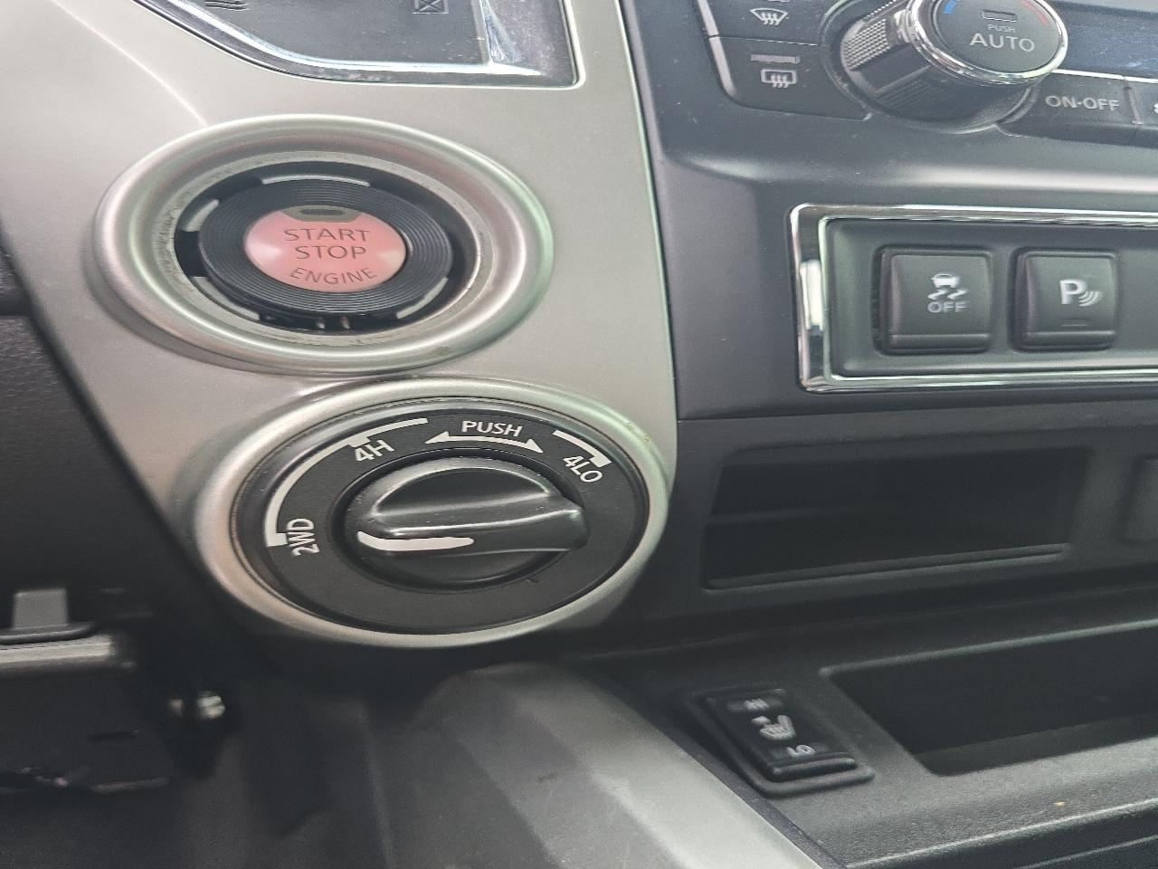 Nissan Titan 4WD Crew Cab SWB SL 2017
