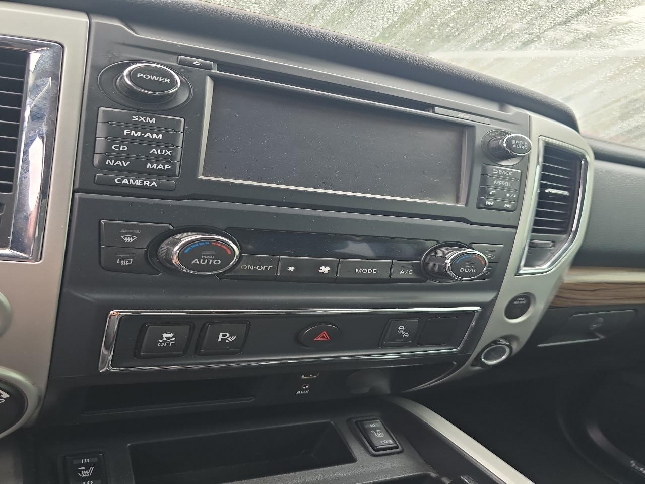 Nissan Titan 4WD Crew Cab SWB SL 2017