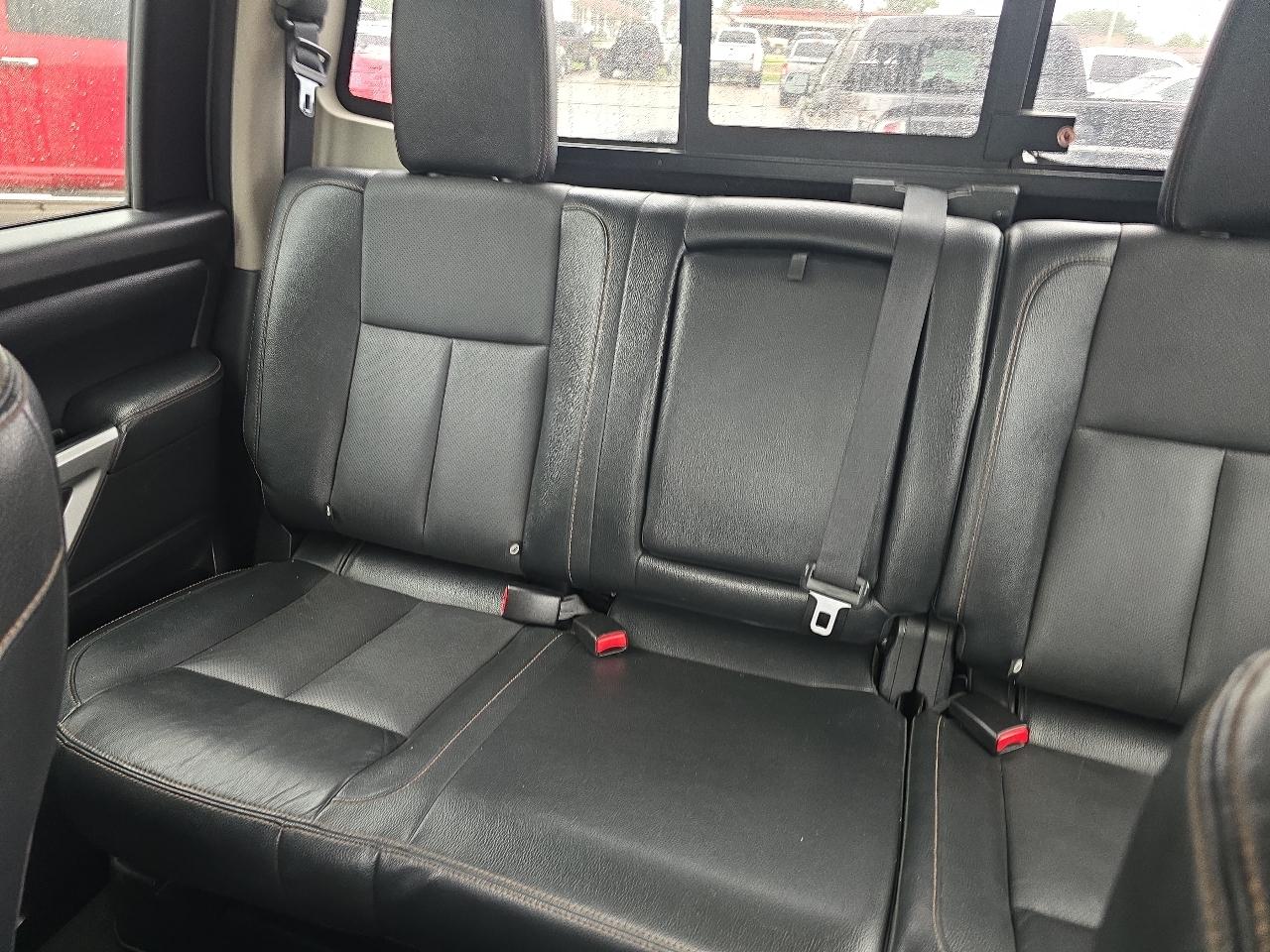 Nissan Titan 4WD Crew Cab SWB SL 2017