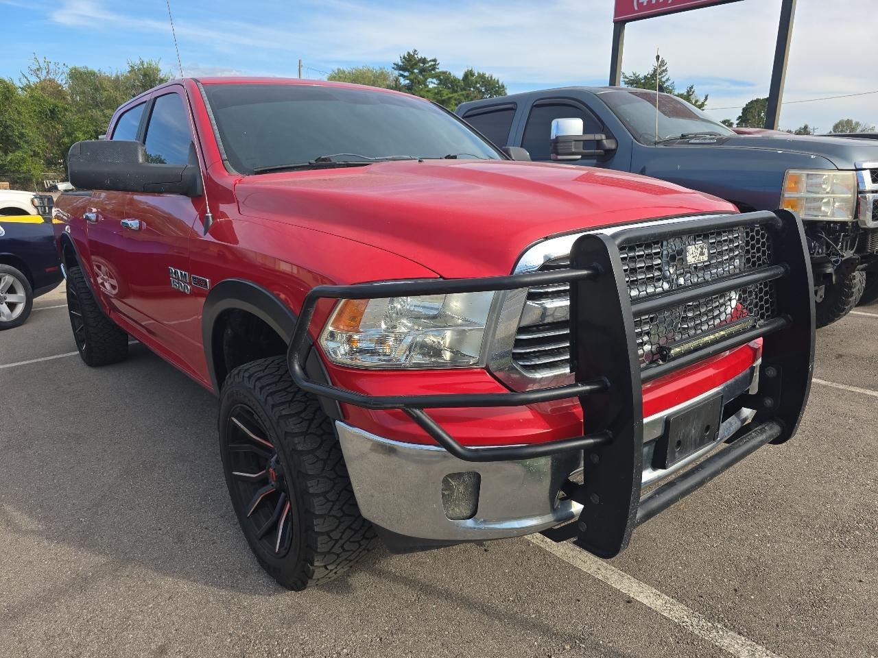 RAM 1500 SLT Crew Cab SWB 4WD 2015