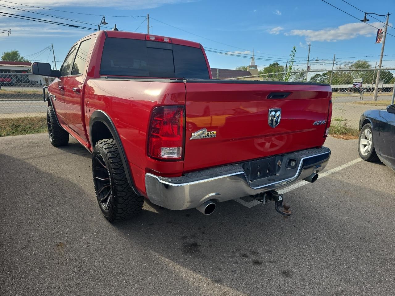 RAM 1500 SLT Crew Cab SWB 4WD 2015