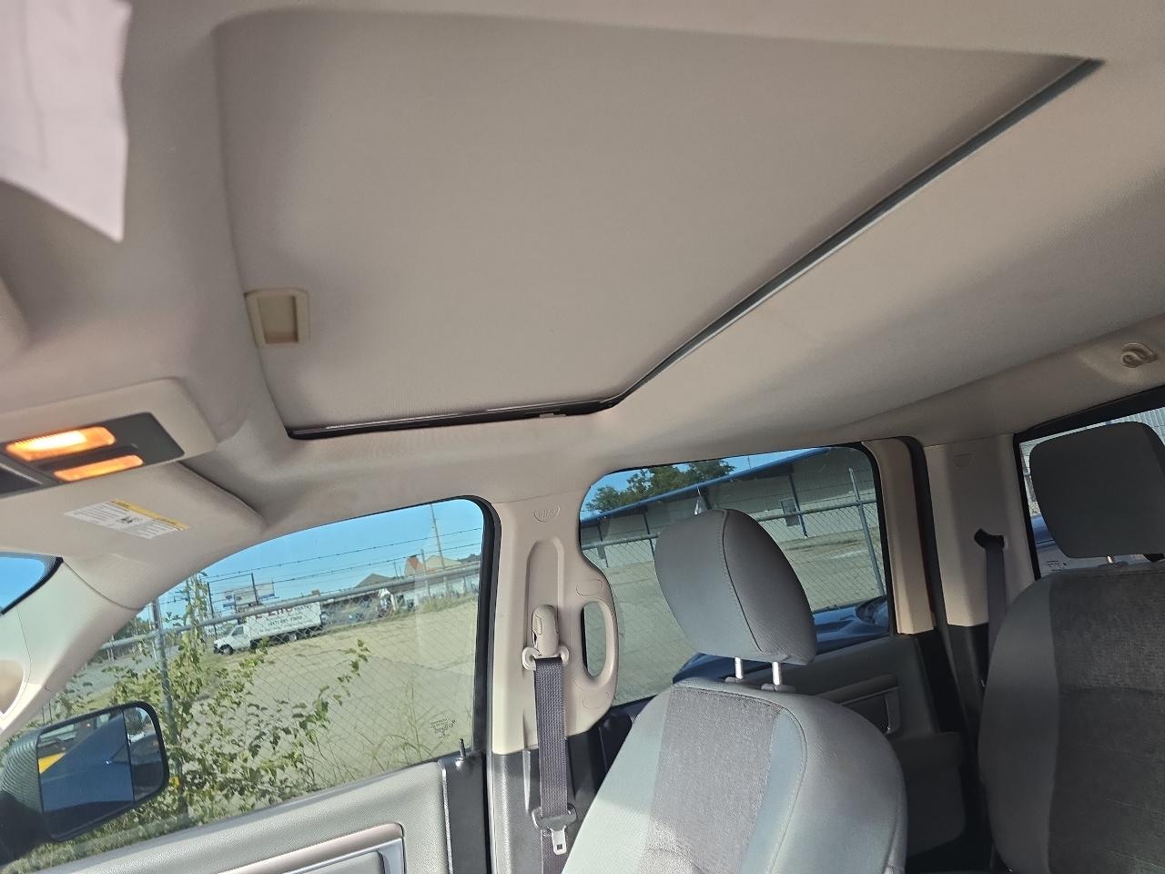 RAM 1500 SLT Crew Cab SWB 4WD 2015