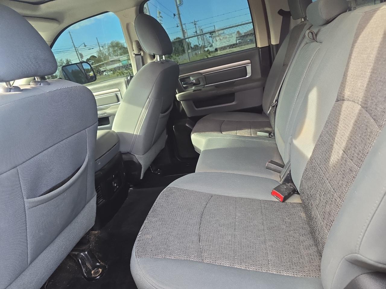 RAM 1500 SLT Crew Cab SWB 4WD 2015