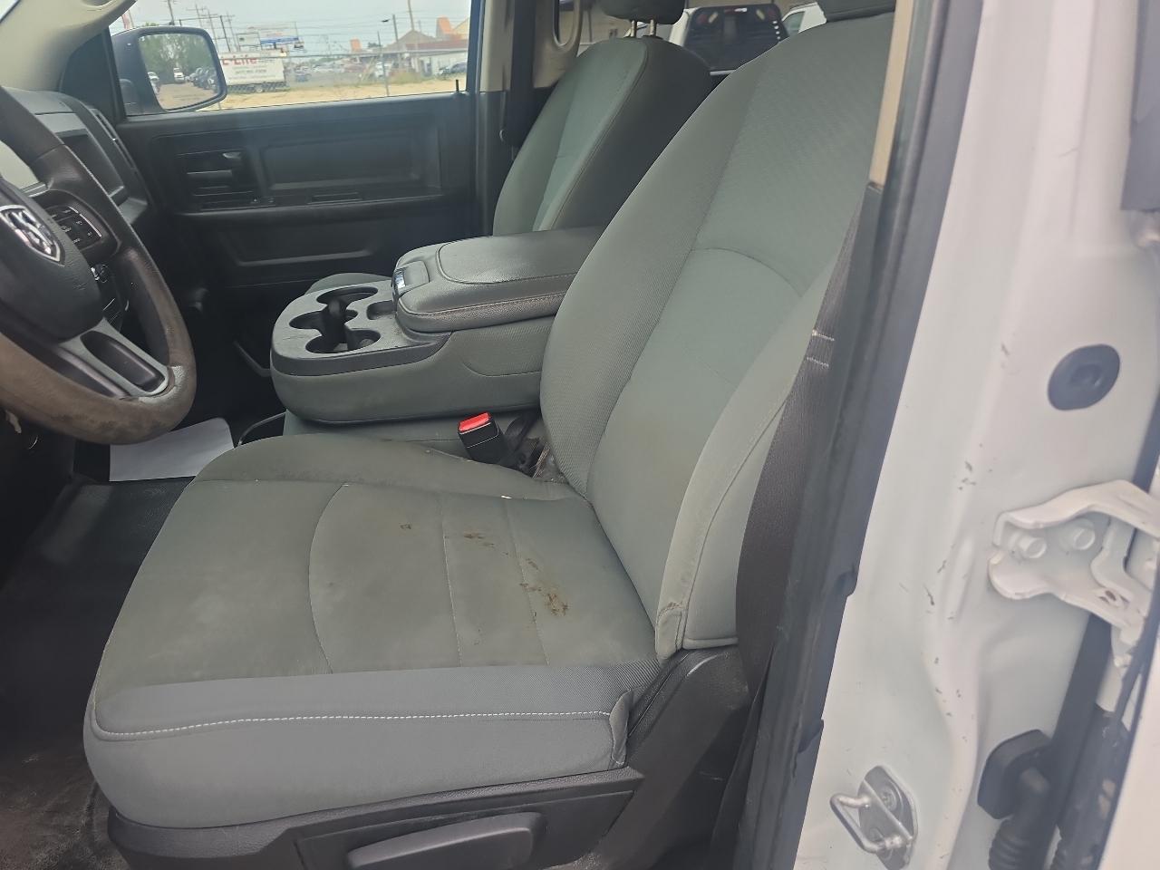 RAM 1500 Tradesman Crew Cab SWB 2WD 2016