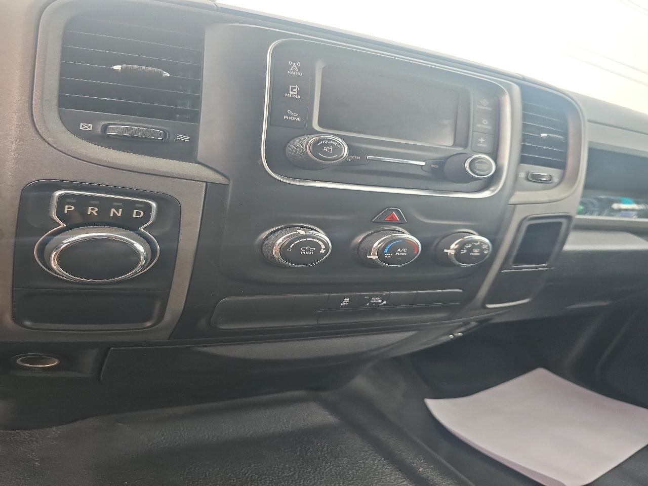 RAM 1500 Tradesman Crew Cab SWB 2WD 2016