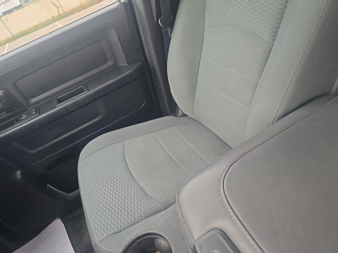 RAM 1500 Tradesman Crew Cab SWB 2WD 2016