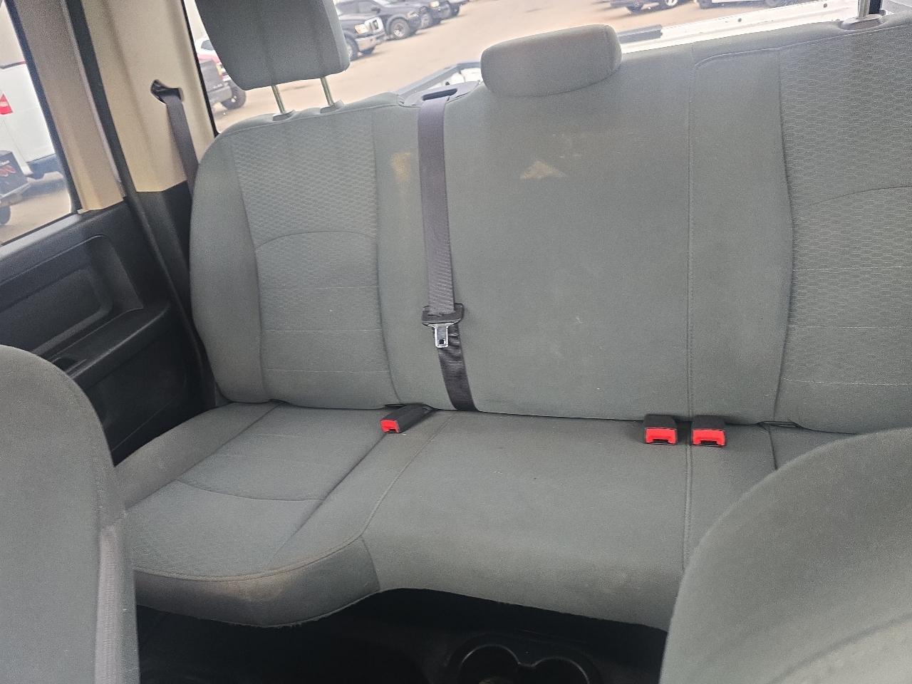RAM 1500 Tradesman Crew Cab SWB 2WD 2016